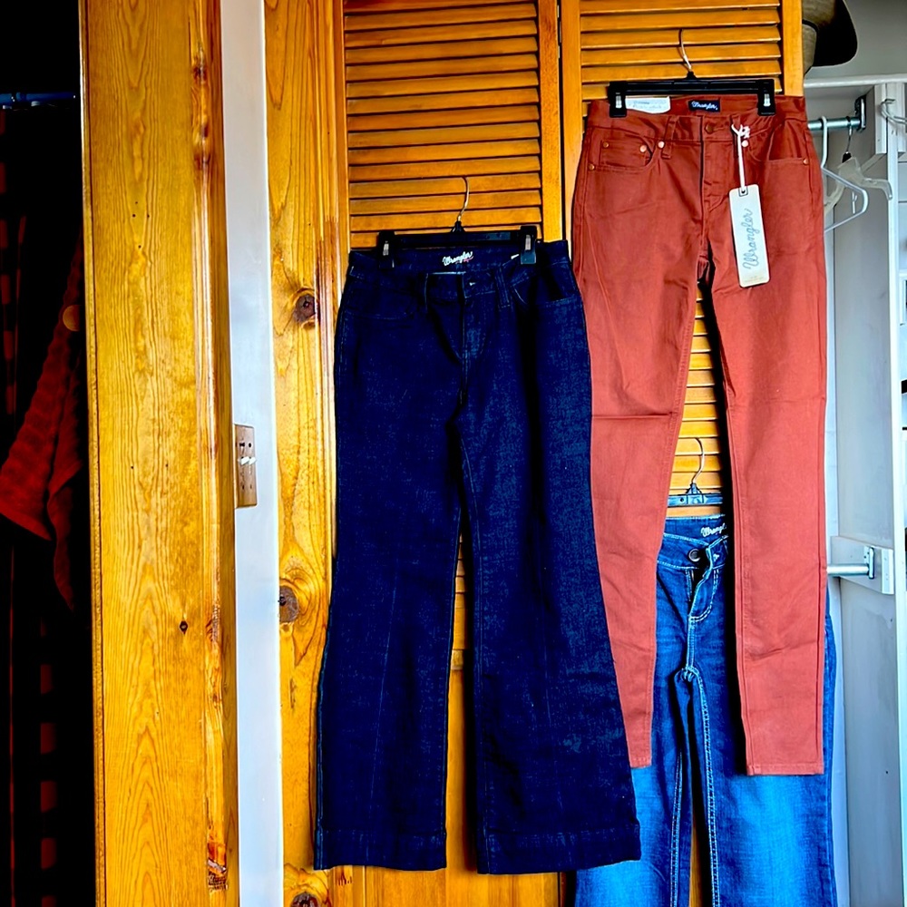 Lot of 3 NWT wrangler jeans trouser, boot cut, and skinny size 3 x 30